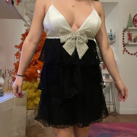 Alice & Olivia Bow Dress - Picture 3 of 7